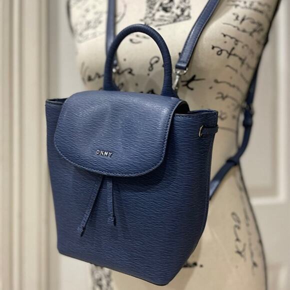 DKNY MINI BACKPACK CROSSBODY BAG LEATHER NAVY BLUE VERSATILE AESTHETIC - Picture 6 of 12